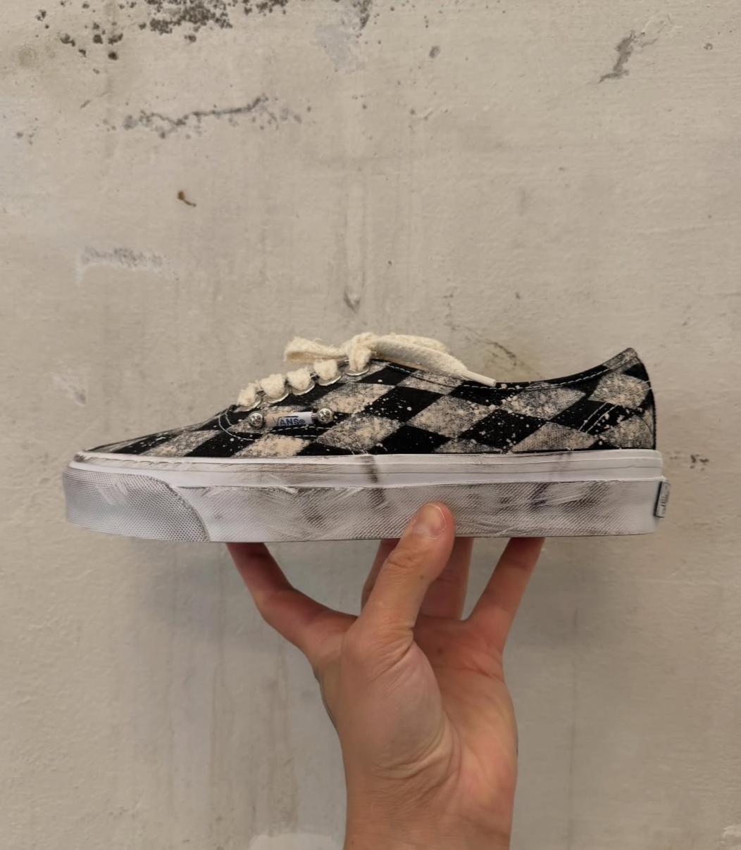 Il ritorno delle Vans Authentic: perché nel 2026 tutti stanno tornando alla sneaker che ha fatto la storia dello skate